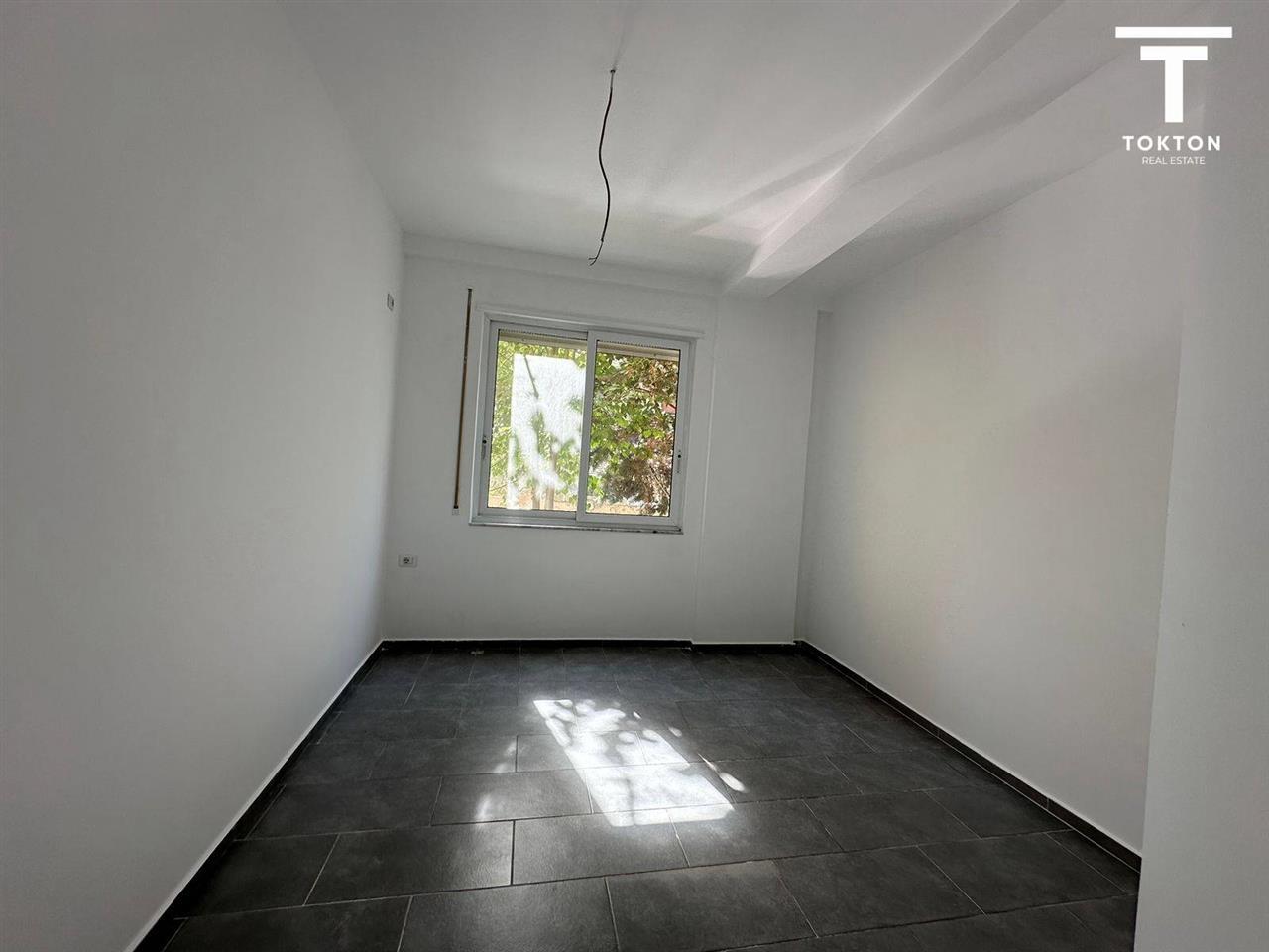QERA, APARTAMENT 2+1+ AMBIENT BIZNESI, FRESKU, TIRANE. TT 10
