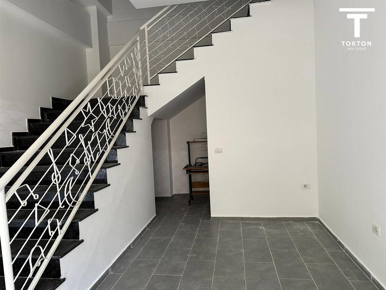 QERA, APARTAMENT 2+1+ AMBIENT BIZNESI, FRESKU, TIRANE. TT 10