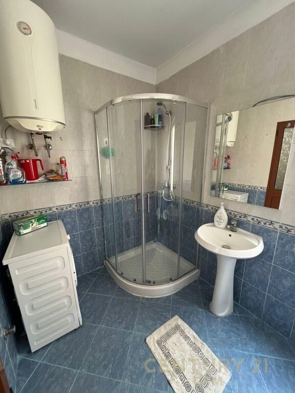 Qira Apartament 1+1 Pallati me Shigjeta 400 €