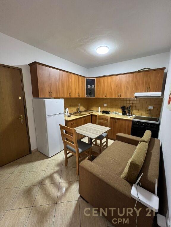 Qira Apartament 1+1 Pallati me Shigjeta 400 €
