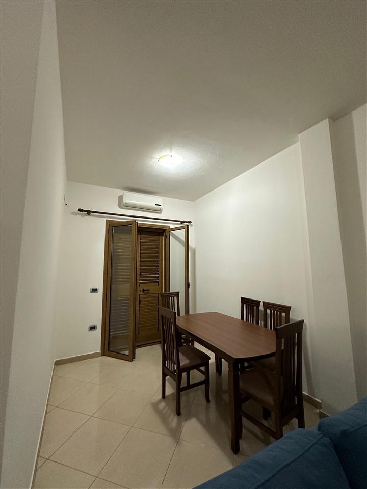 JEPET APARTAMENT ME QERA PRAN STADIUMIT DURRES.
