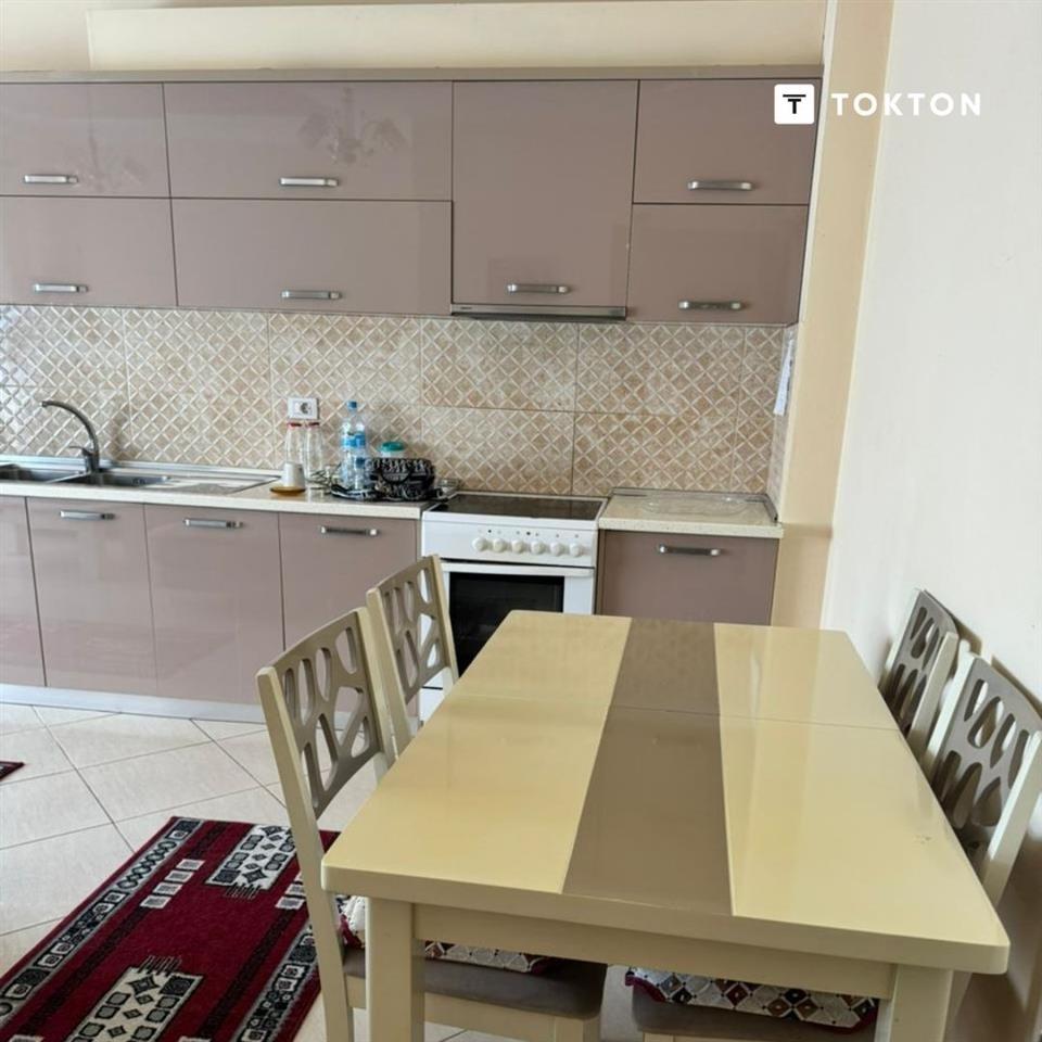 Shitet, Apartament 1+1 në Rrugën e Dajtit, Fresku, Tiranë.