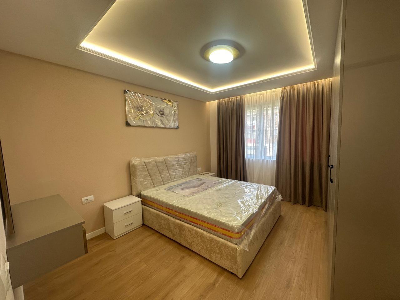 Shitet, Apartament 1+1, Bulevardi Zogu I, Tiranë