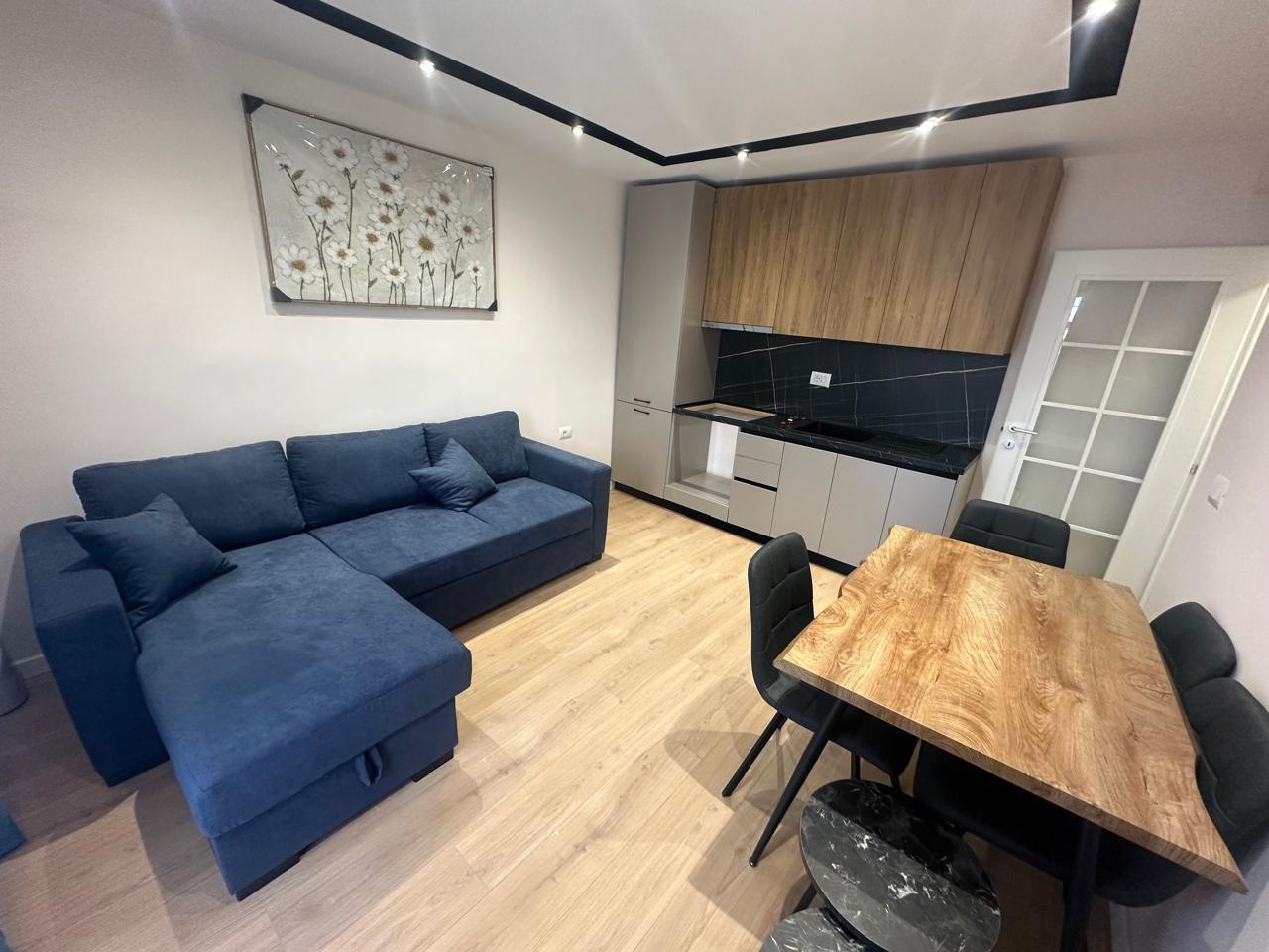 Shitet, Apartament 1+1, Bulevardi Zogu I, Tiranë