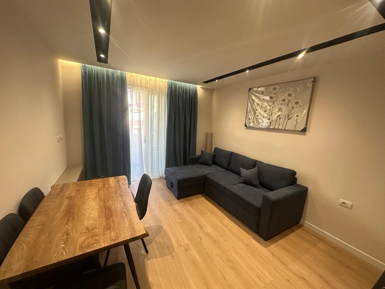 Shitet, Apartament 1+1, Bulevardi Zogu I, Tiranë