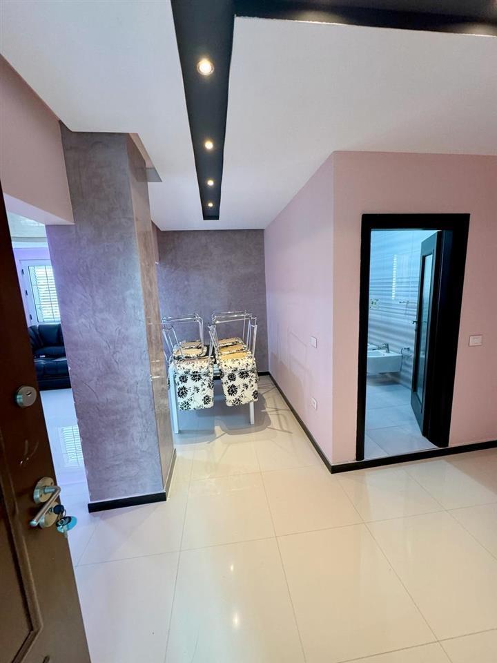 Kavaje,superapartament 1+1,afer tregut industrial.