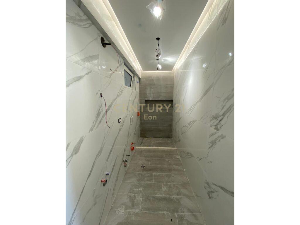 SHITET SUPER VILE NE DURRES!