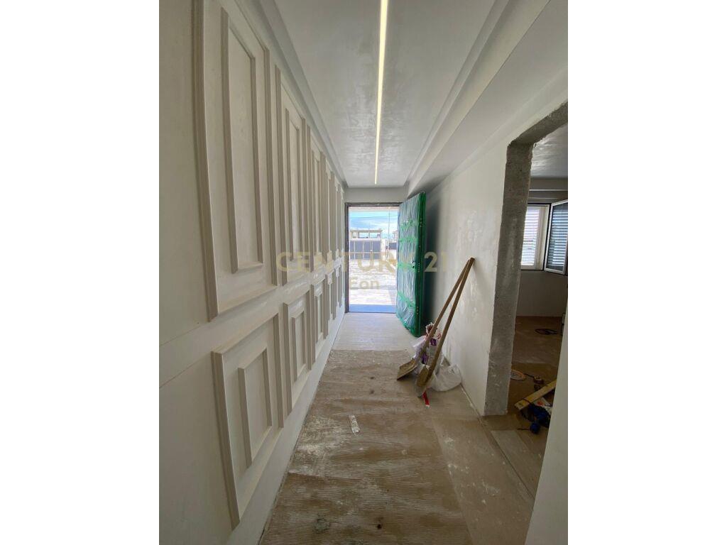 SHITET SUPER VILE NE DURRES!