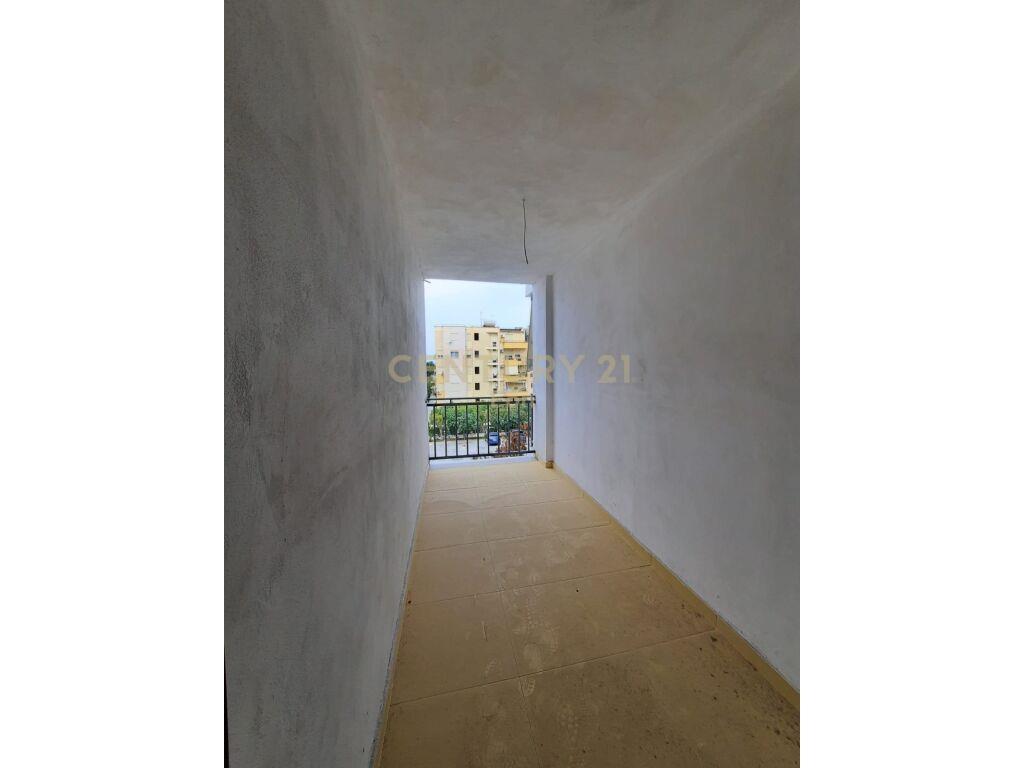 SHITET APARTAMENT ME PAMJE DETI NE QERRET KAVAJE