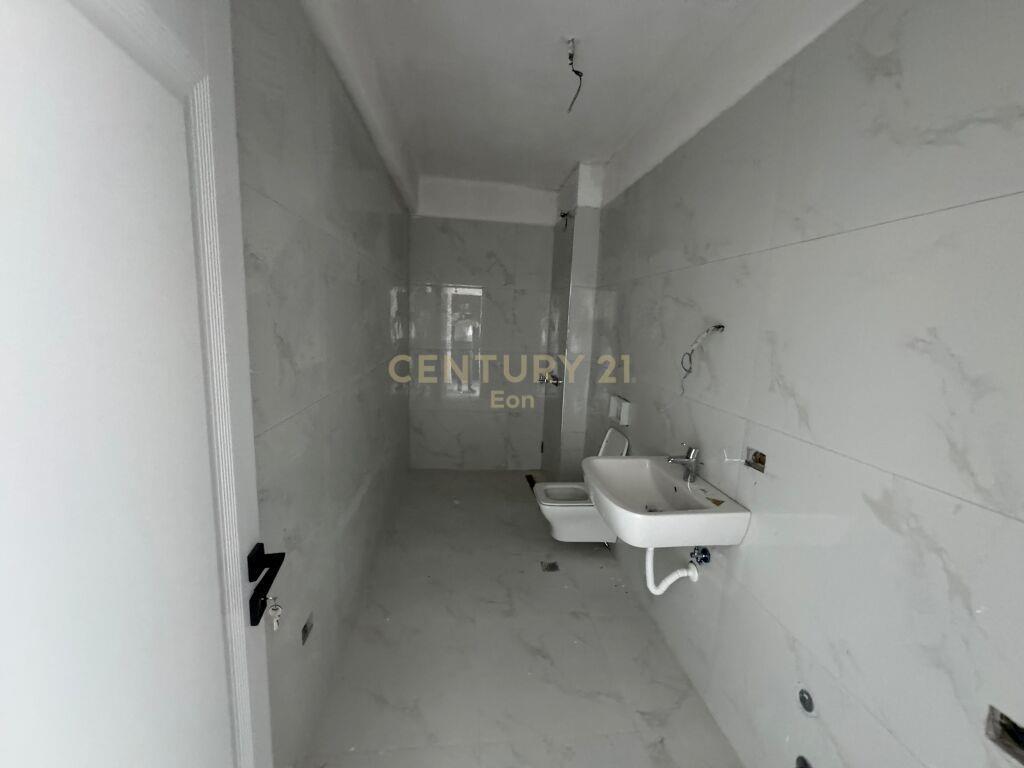 SHITET APARTAMENT ME PAMJE DETI NE GOLEM