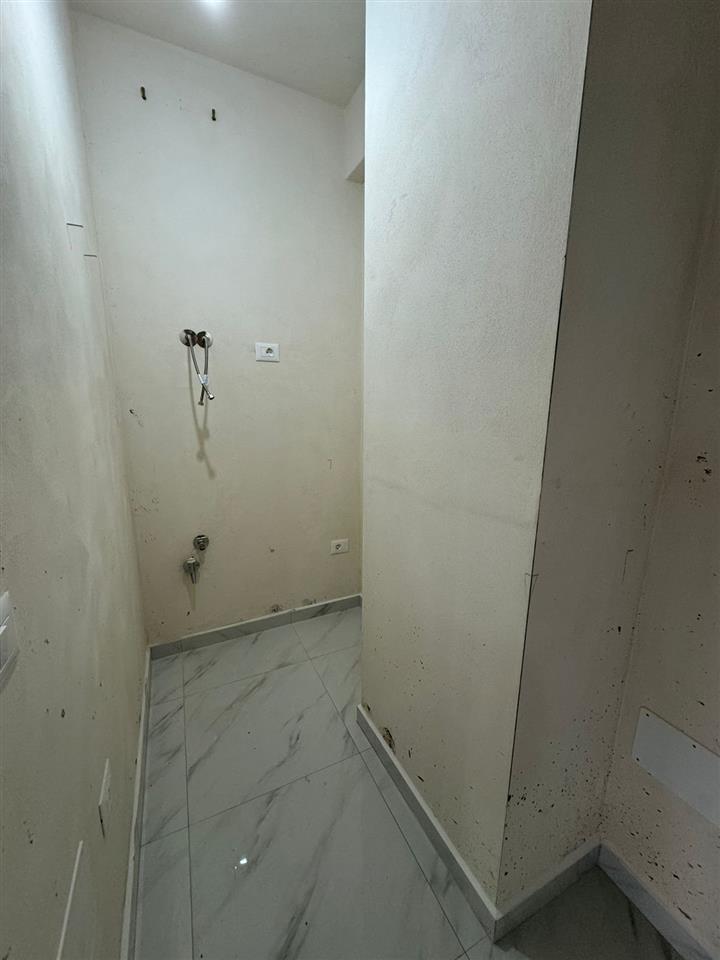 SHITET APARTAMENT 1+1 NE MAL TE ROBIT NE DURRES !