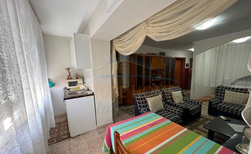 Qera,Garsoniere, Rruga e Elbasanit,prane Drejtorise Higjene