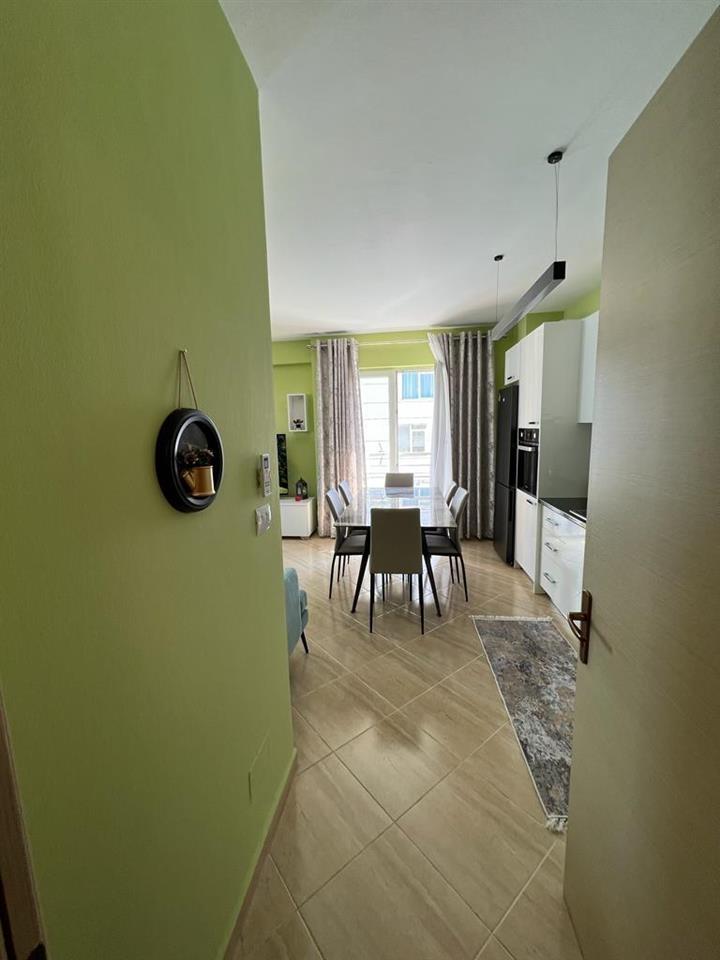 Shitet apartament 2+1 85m2