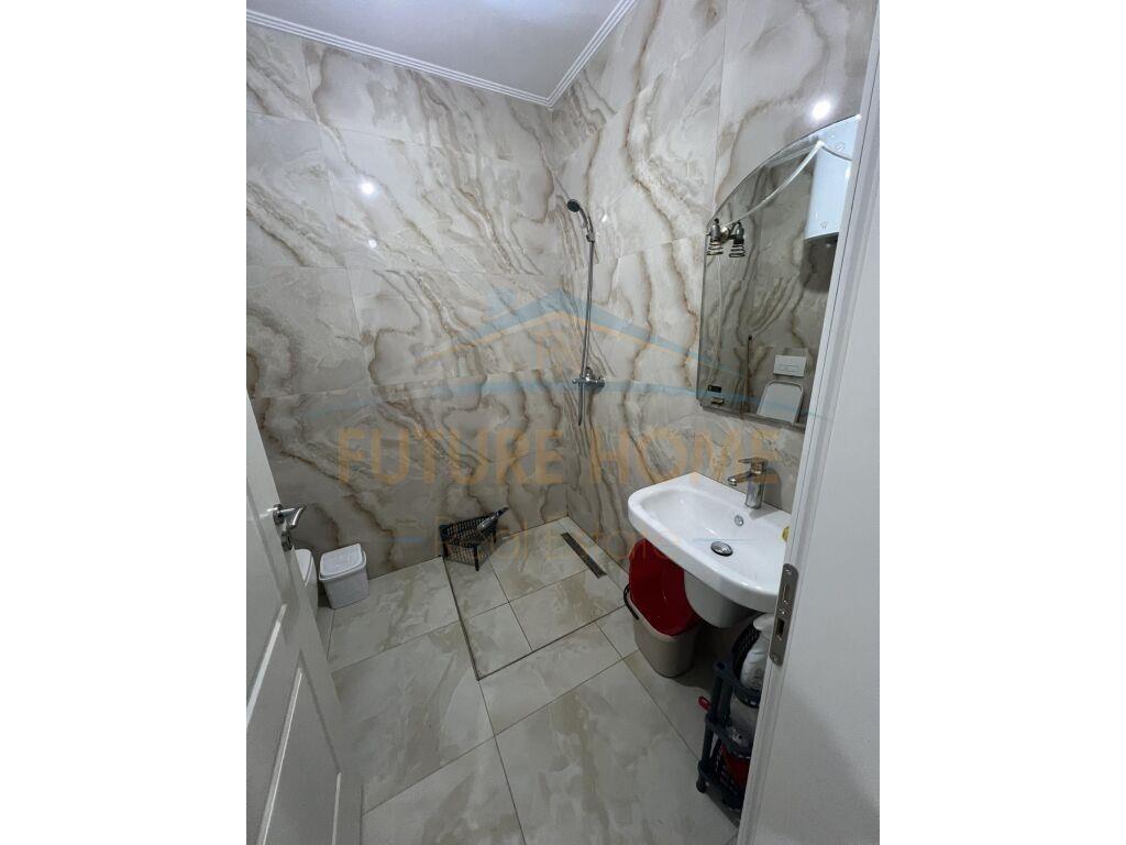 Qera, Apartament 1+1+Post parkimi, Unaza e Re, Tiranë.