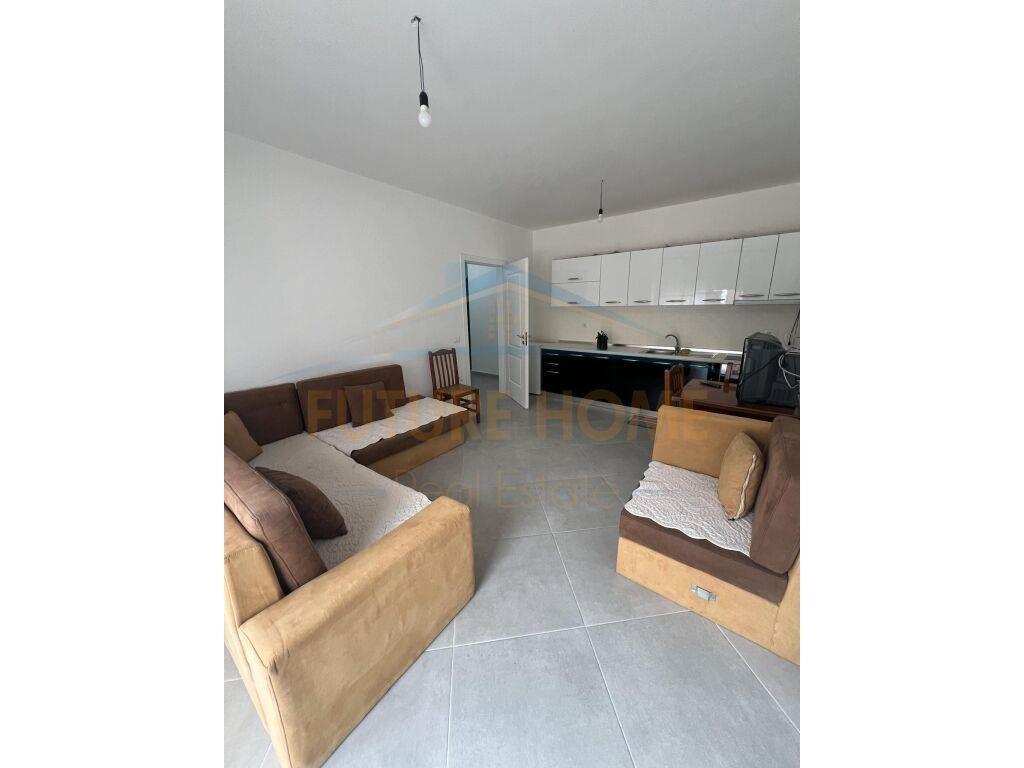 Qera, Apartament 1+1+Post parkimi, Unaza e Re, Tiranë.