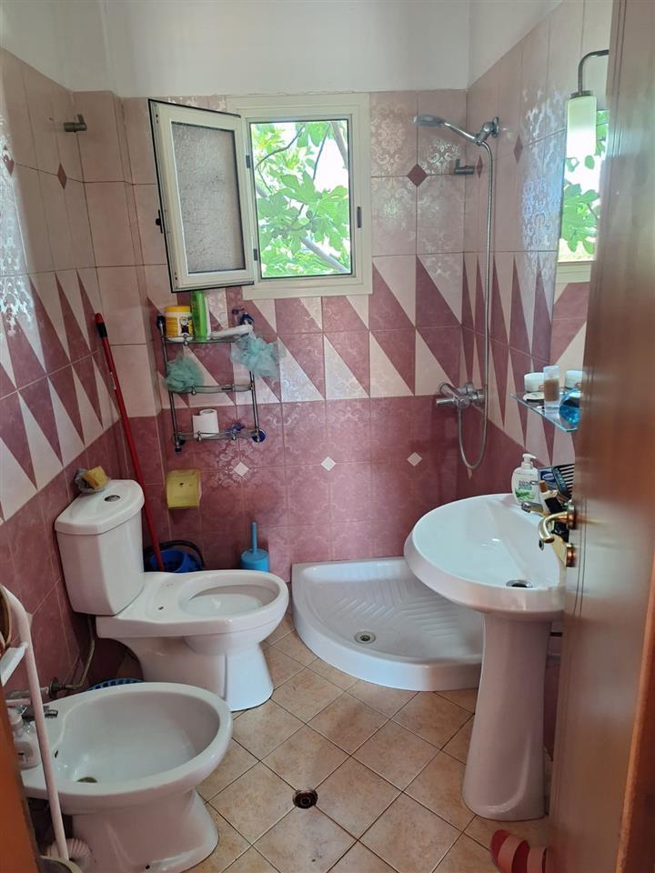 Apartamente me qira ditote lungo mare vlore