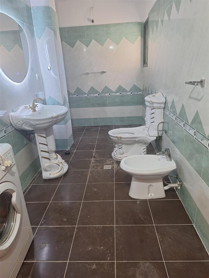 Apartament me qira ditore lungo mare vlore