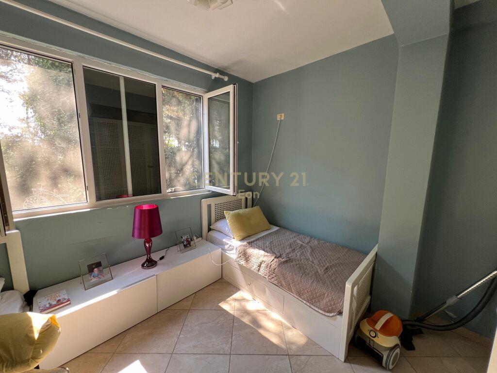 SHITET APARTAMENT 2+1 ME OBORR NE REZIDENCE NE QERRET ! Dur