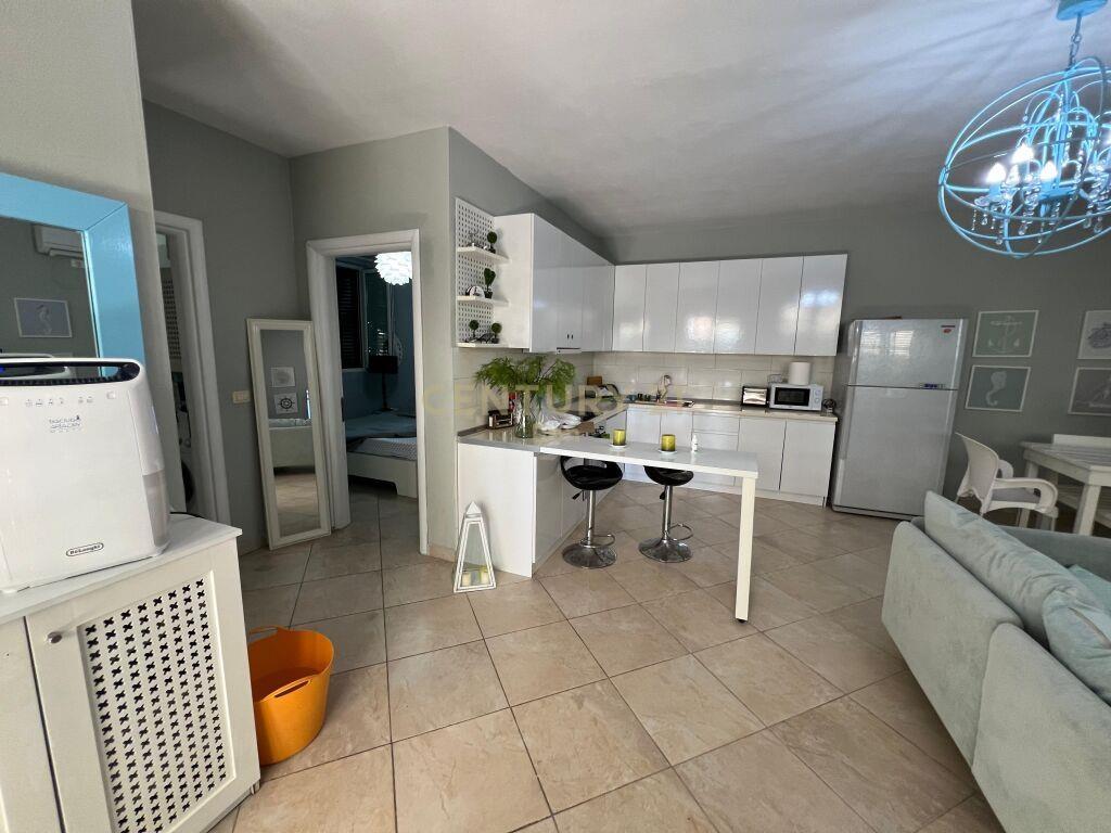 SHITET APARTAMENT 2+1 ME OBORR NE REZIDENCE NE QERRET ! Dur