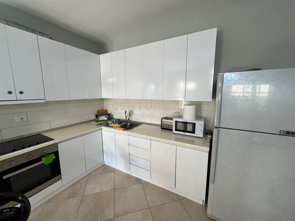 SHITET APARTAMENT 2+1 ME OBORR NE REZIDENCE NE QERRET ! Dur