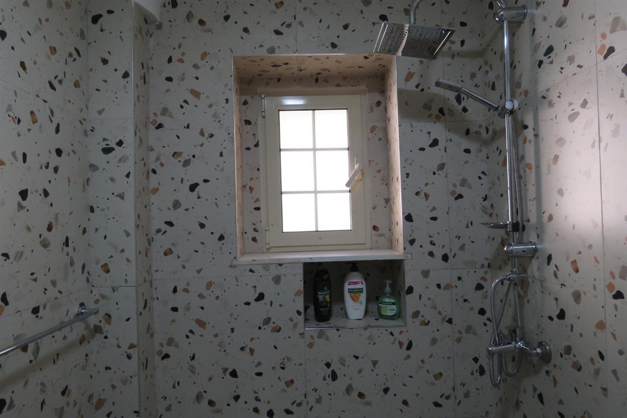 Jepet me qera 2+1 Xhamlliku!