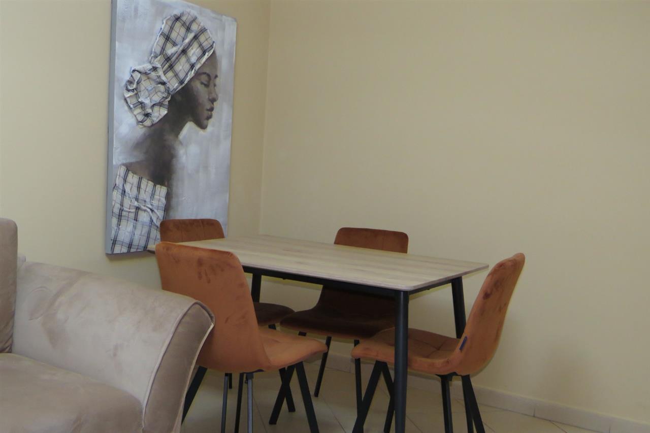 Jepet me qera 2+1 Xhamlliku!