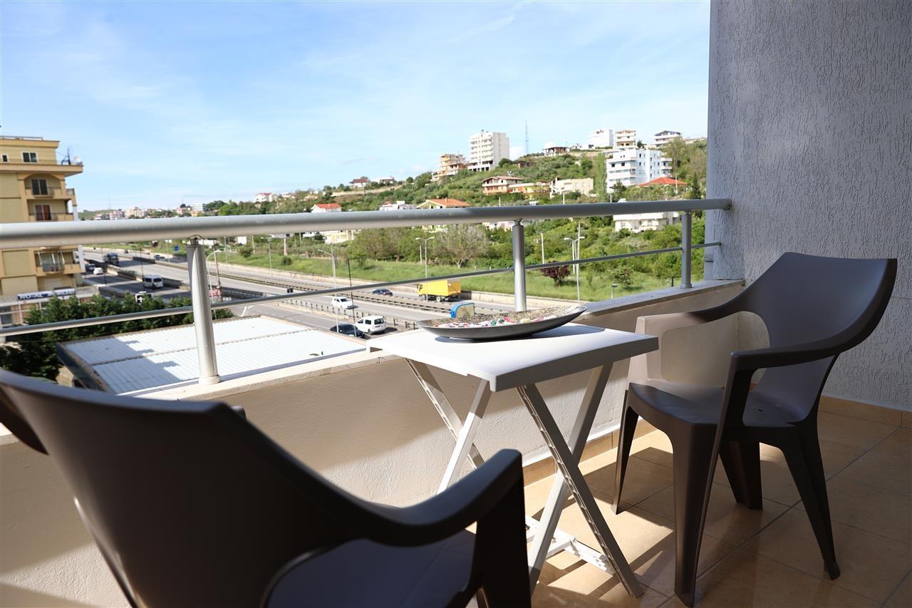 OKAZION Shitet apartament i sapo mobiluar