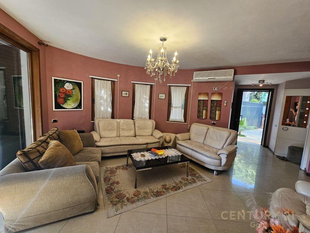 SHESIM VILE ME PISHINE NE QERRET!!