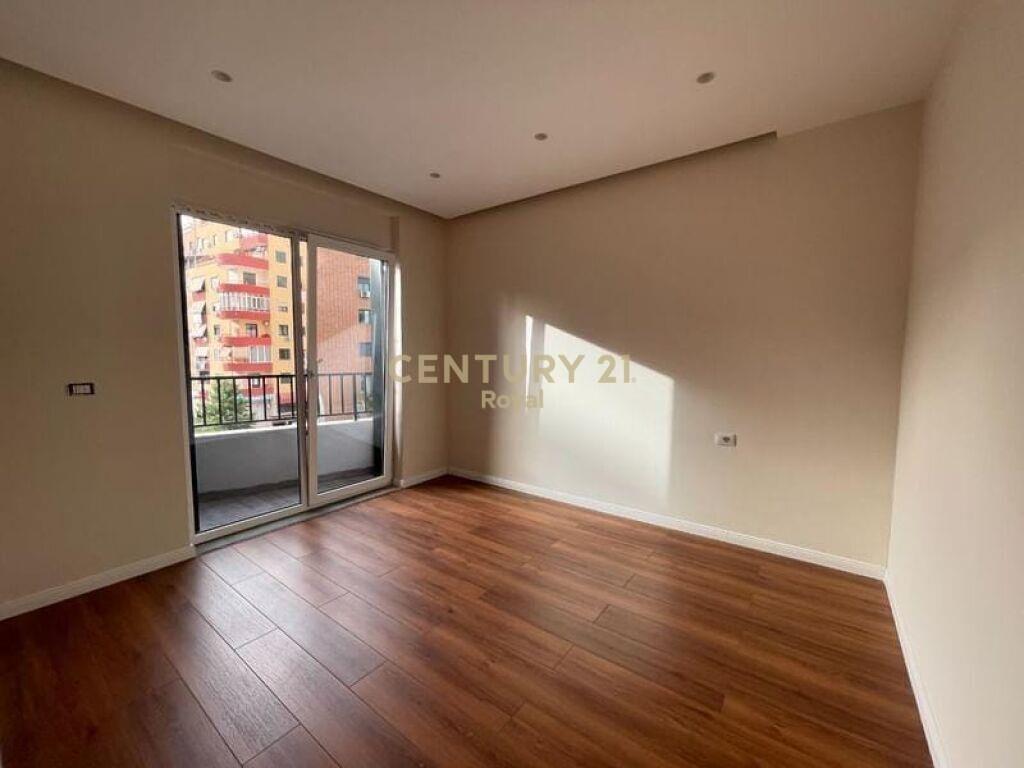 Qira Apartament 1+1 Astir 450 €