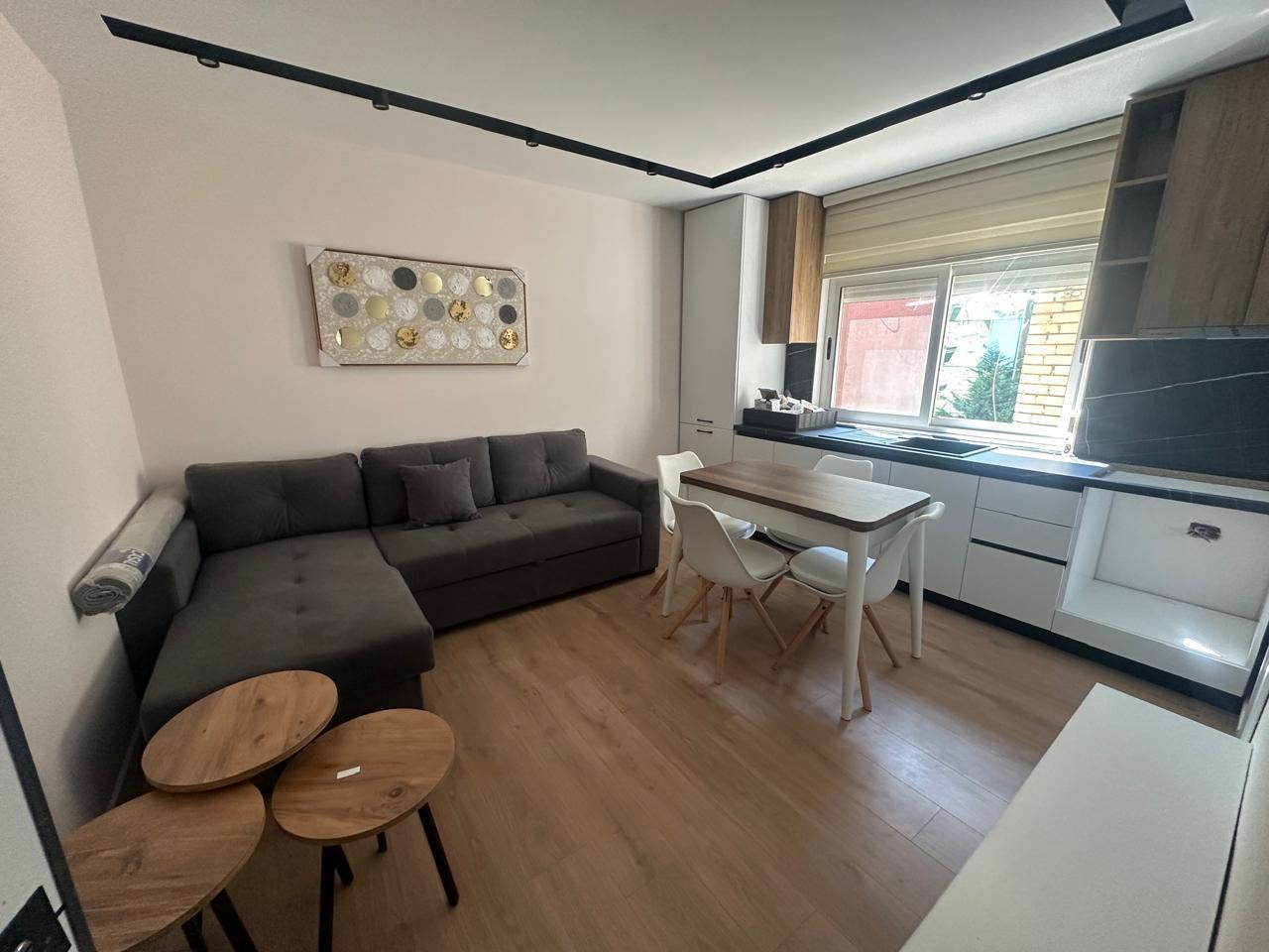 Shitet, Apartament 1+1, Bulevardi Zogu I, Tiranë