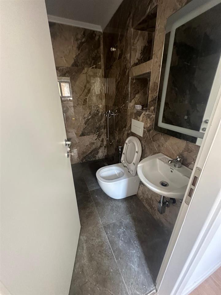 Shitet, Apartament 1+1, Bulevardi Zogu I, Tiranë