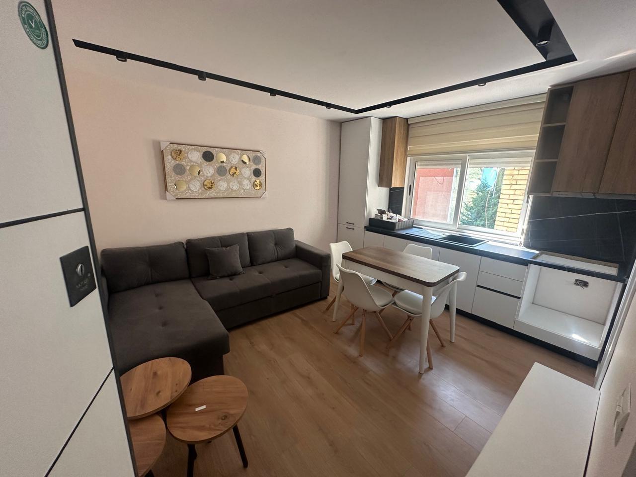Shitet, Apartament 1+1, Bulevardi Zogu I, Tiranë