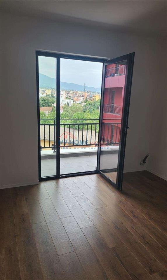 Zyre me Qira Farmacia 10 Tirane