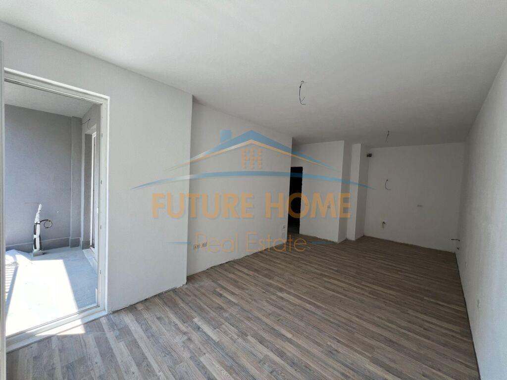 Shitet, Apartament 2+1+2, Univers City,Tiranë