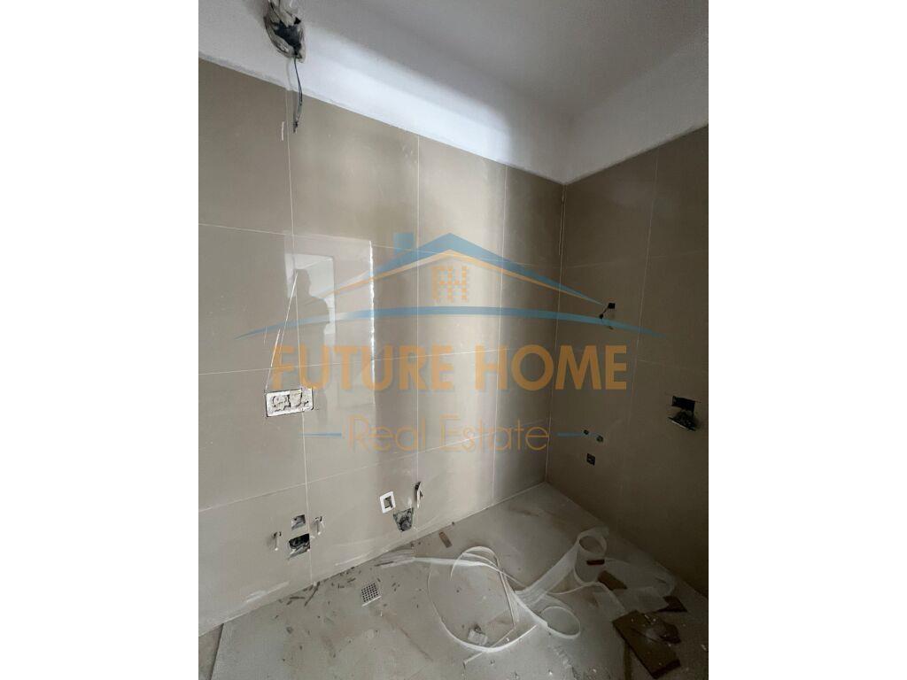 Shitet, Apartament 2+1+2, Univers City,Tiranë