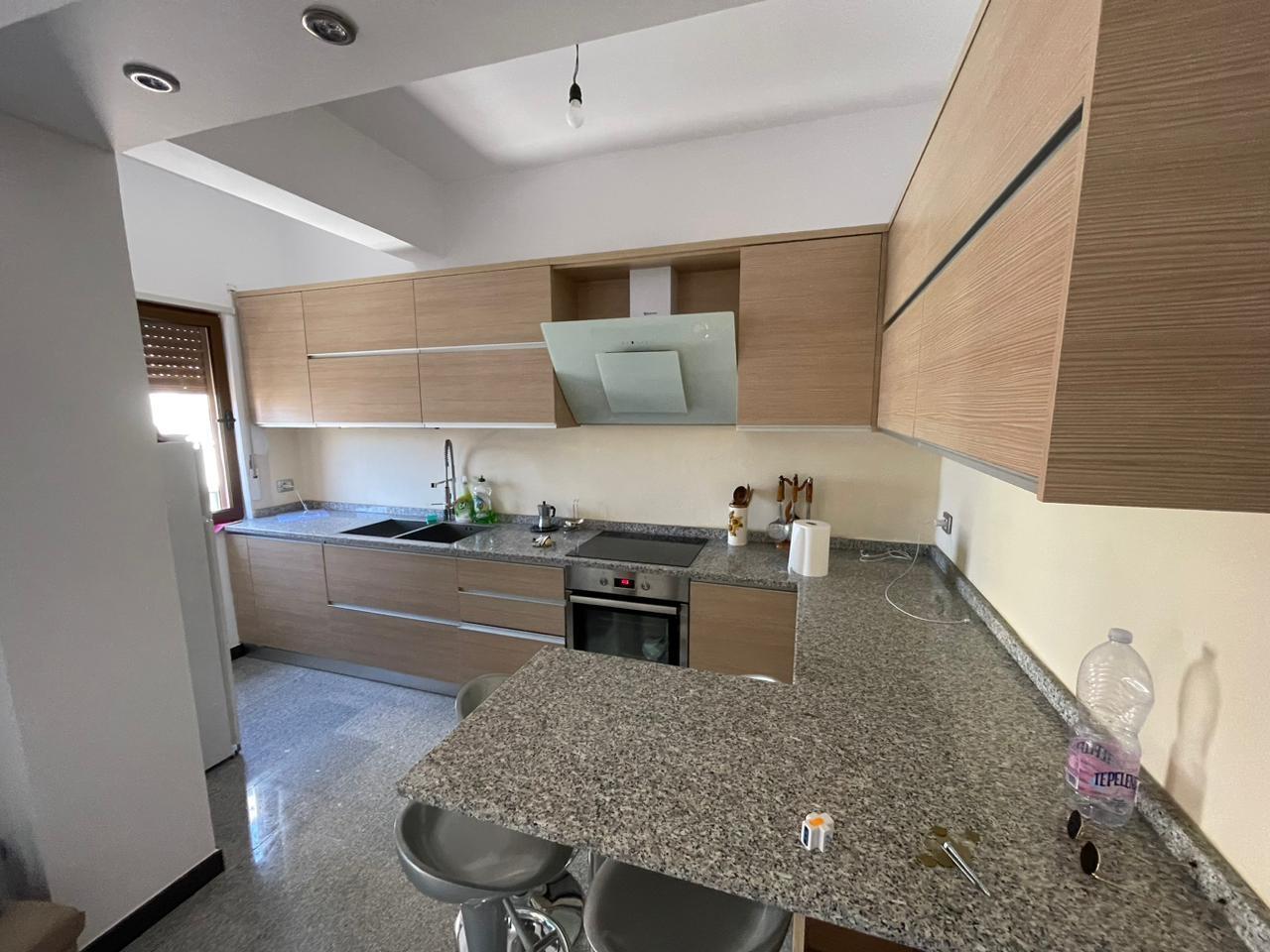 SHITET 2+1 TEK STADIUMI NE DURRES