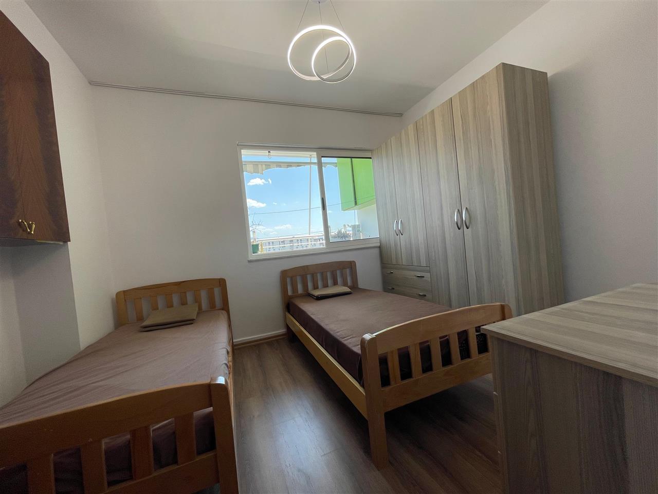 Shitet Apartament 1+1, Porcelan