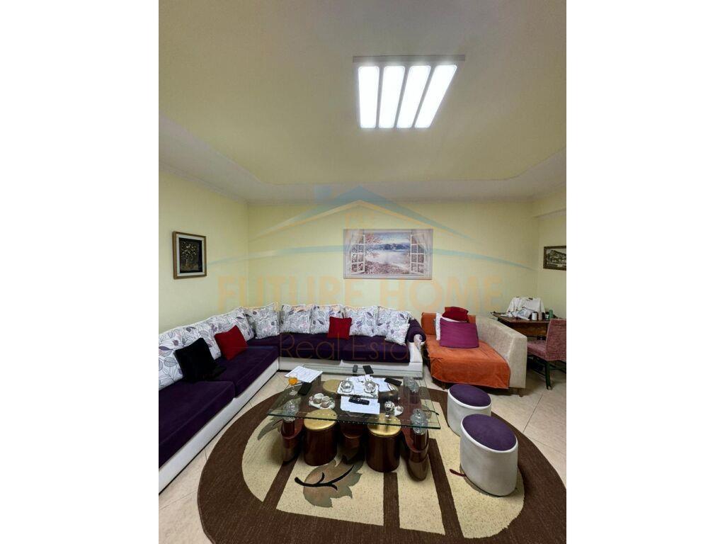 Shitet, Apartament 2+1, Rruga Myslym Keta, Allias