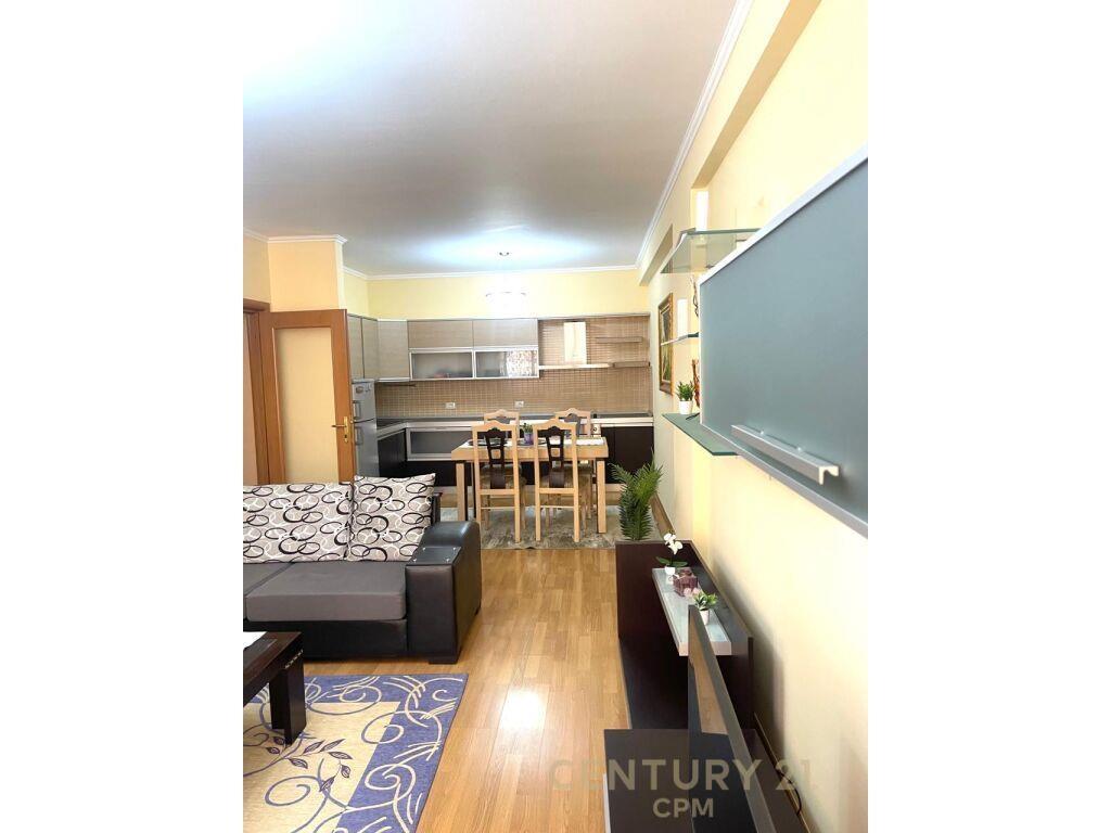 Qira Apartament 2+1+2 Komuna e Parisit 700 €