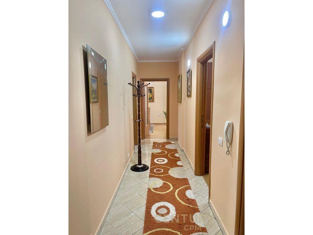 Qira Apartament 2+1+2 Komuna e Parisit 700 €