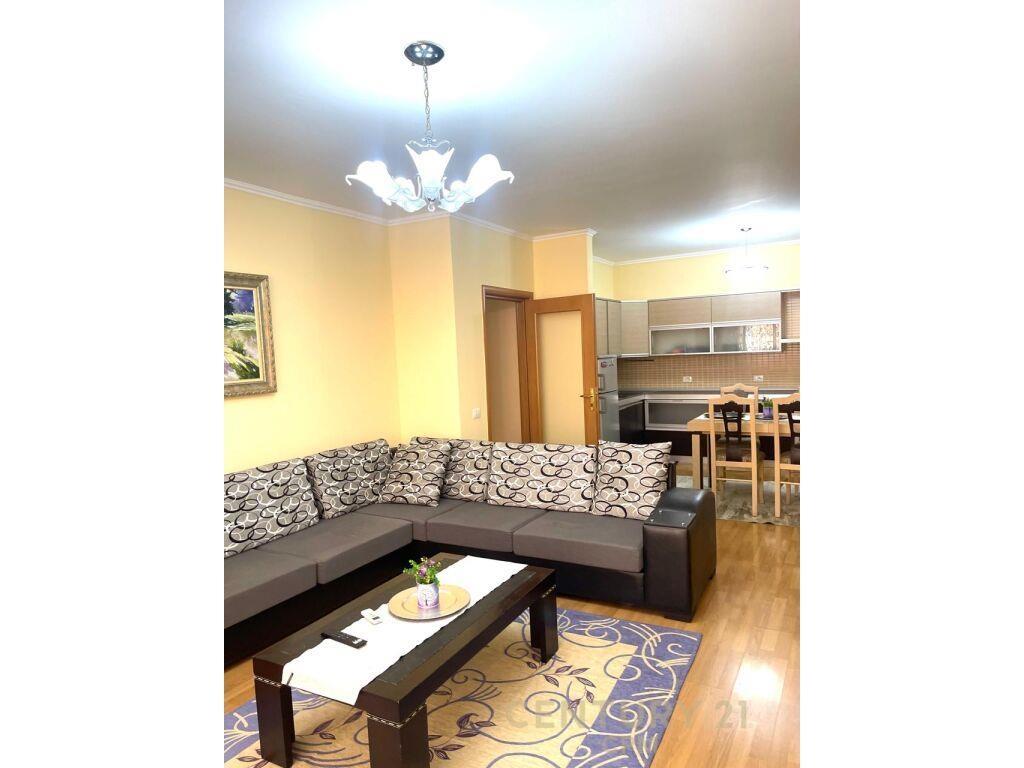 Qira Apartament 2+1+2 Komuna e Parisit 700 €