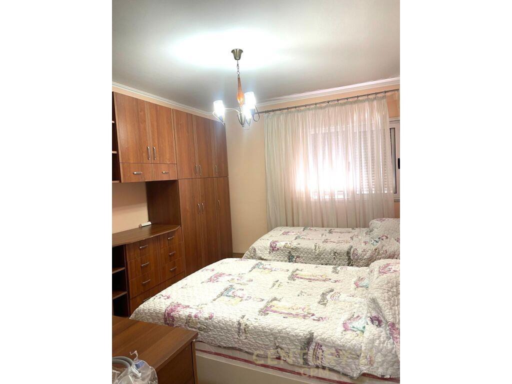 Qira Apartament 2+1+2 Komuna e Parisit 700 €