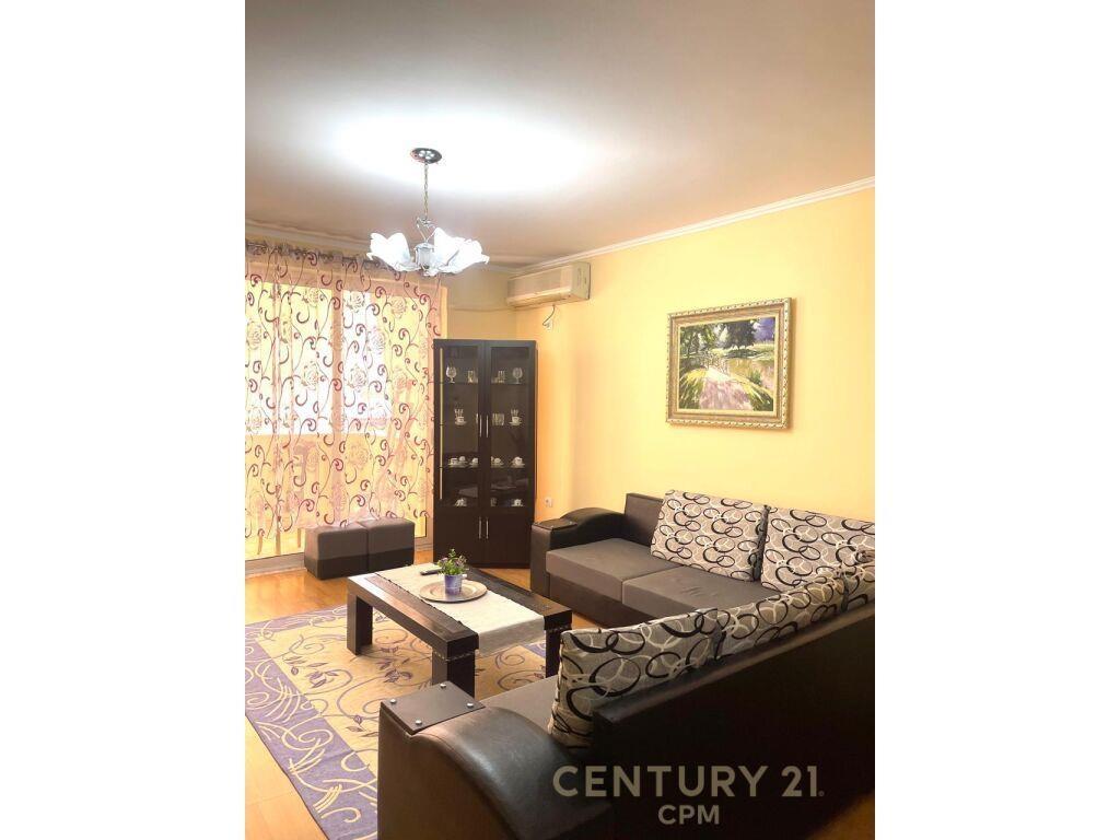 Qira Apartament 2+1+2 Komuna e Parisit 700 €