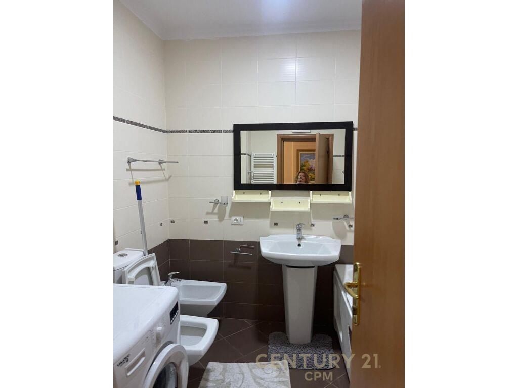 Qira Apartament 2+1+2 Komuna e Parisit 700 €