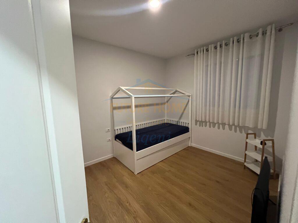Shitet, Apartament 2+1, Liqeni i Thate, Tirane.