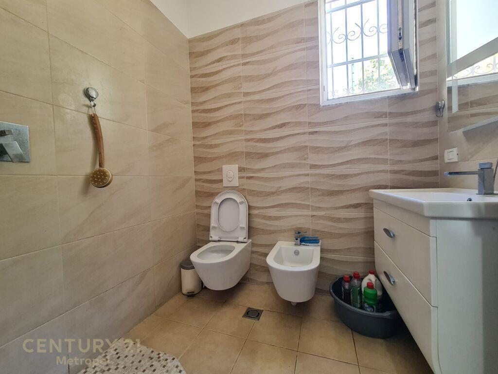 Qira Shtepi Private Qytet Studenti 700 €