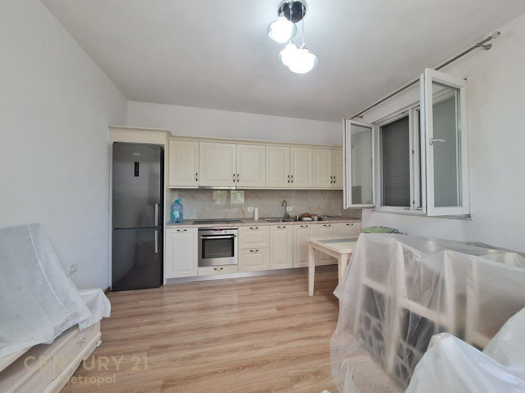 Qira Shtepi Private Qytet Studenti 700 €