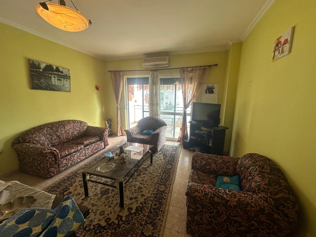 Shitet, Apartament 2+1, Myslym Shyri, Tiranë