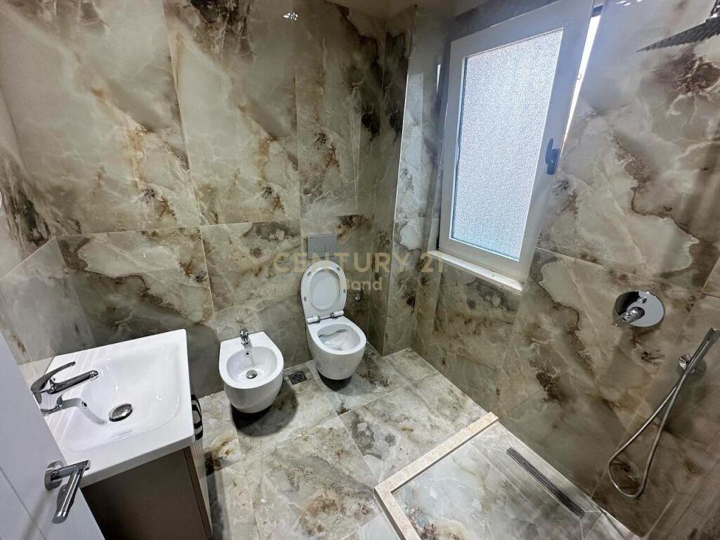 Lura 1 Resort, Gjiri i Lalzit shesim apartament 2+1+2