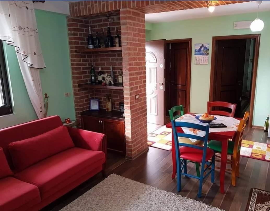 Vile 2 kateshe ne shitje